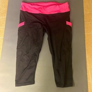 Lululemon 17 in leggings (w/ pockets)